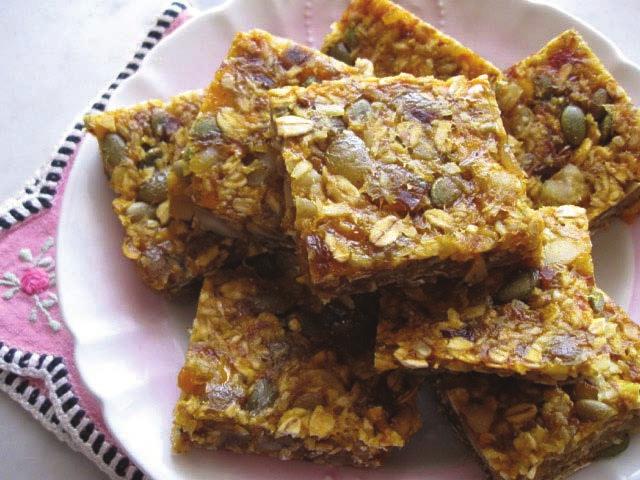 YIELD 16 SERVINGS PREP TIME 15 MINUTES + STANDING COOKING TIME 12 HOURS Tropical grano a bars 1 CUP DRIED MANGO SLICEDS (5 OUNCES) 2/3 CUP PITTED DRIED DATES (4 OUNCES) 11/2 TEASPOONS VANILLA EXTRACT