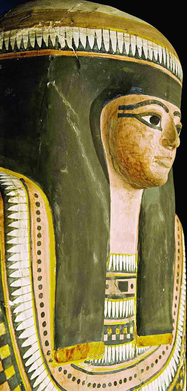 4 Wednesday, August 28, 2013 Mix of ancient and modern Museum showcases Egyptian mummy alongside iconic American designers, writes Nazvi Careem The mummy of Nesperennub Amysterious journey into