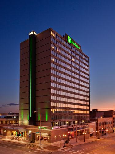 Downtown Hotels (Area Code is 402) Cornhusker Marriott 333 S. 13th St 474 7474 Courtyard Marriott 808 R St. 904 4800 Embassy Suites 1040 P St.