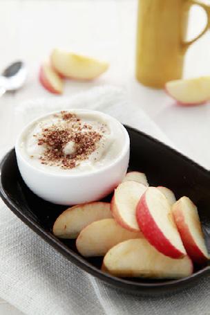 EVENING_SNACK Yoghurt Dip with Apple A tasty snack that can be eaten anytime of the day and prepared with other seasonal fruits.