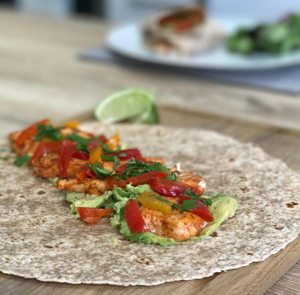 Chilli Chicken and Avocado Wrap Serves: 2 / Prep Time: 10mins / Cook Time: 10mins Calories 550 Carbs 32g 23% Protein 40g 29% Fat 30g 48% Sugar 3g 1 Garlic Clove ½ tsp Chilli Powder ½ Lime (Juice)