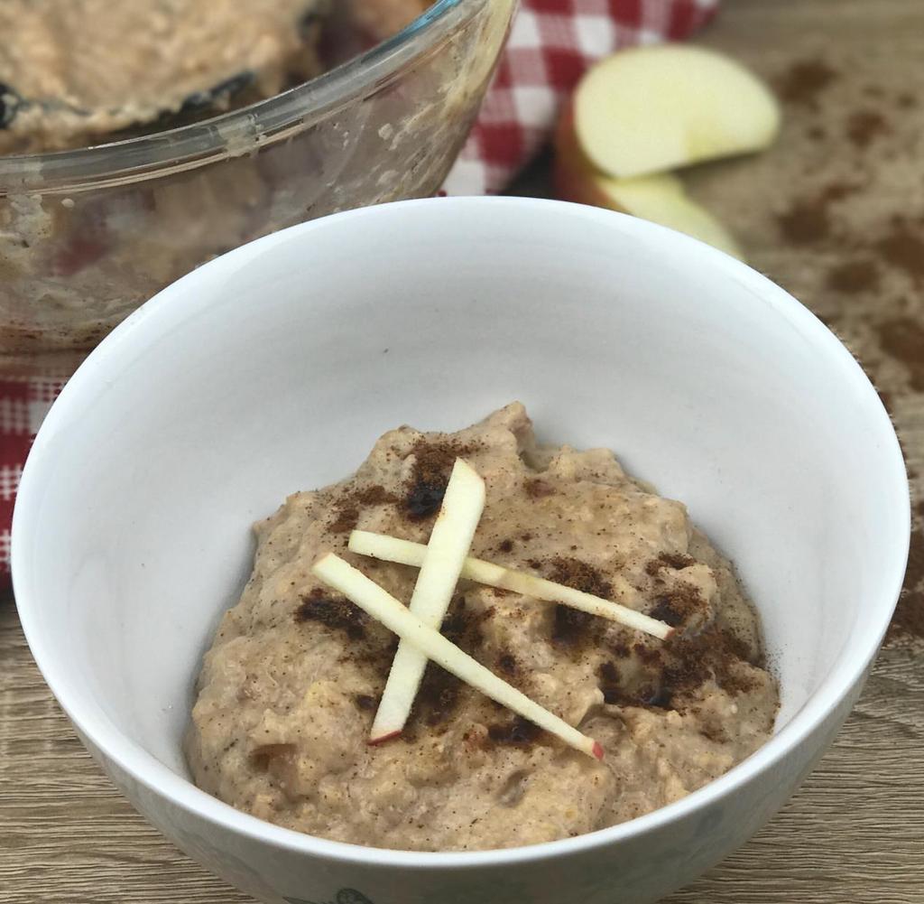 Apple & Cinnamon Slow Cooked Oats Serves: 2 / Prep Time: 2mins / Cook Time: 7 ½ hours Calories 201 Carbs 30g 60% Protein 9g 18% Fat 5g 22% Sugar 19g 45g Porridge Oats 1 tsp Cinnamon 1 tsp White or