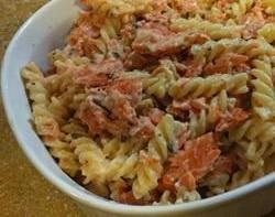 SALMON AND LEEK PASTA BAKE (alternatively use a cheese sauce base) Approx.