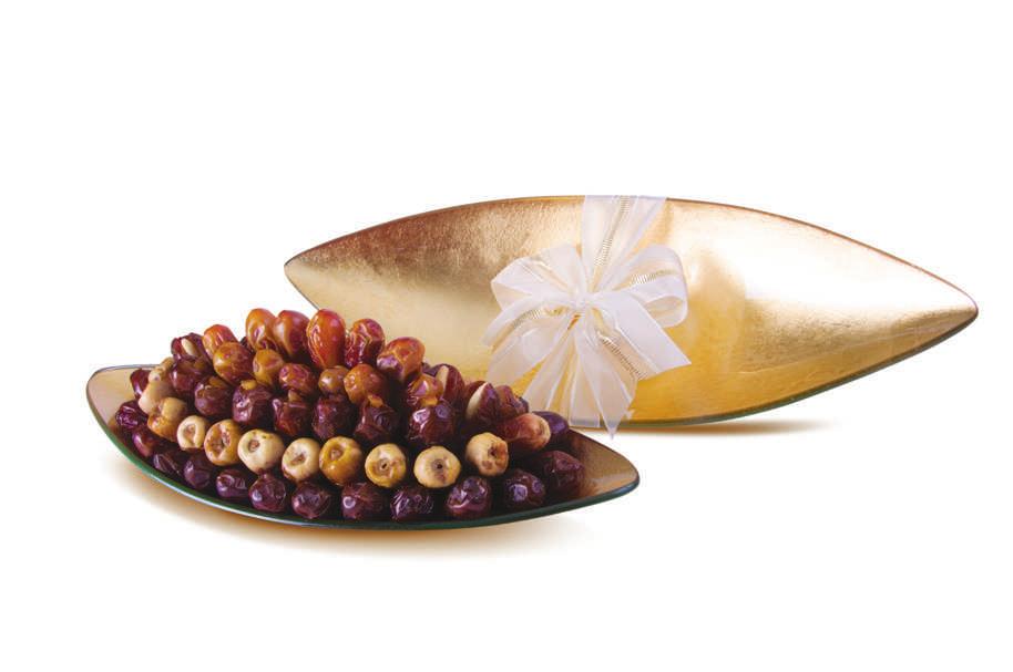 AVA GOLD TRAYS Leaf-shaped glass trays with a textured gold finish SMALL LARGE CONTENTS P25691143