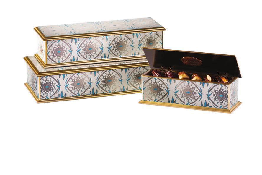 ANTIQUE BLUE BOXES Luxurious wooden gift boxes with hand-painted glass in an antique silver mirror finish EXTRA SMALL SMALL MEDIUM CONTENTS P23613290 P23613291 P23613292