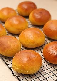 CLASS B FRESH BAKED GOODS Group 46 Yeast Breads: One (1) loaf of bread or six (6) rolls constitutes an entry.