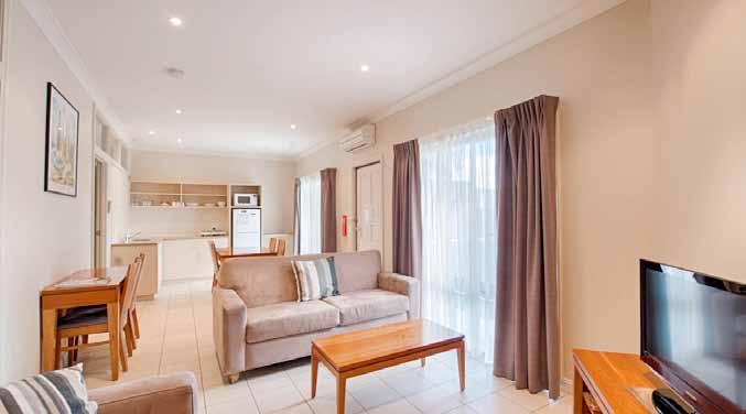 Accommodation - UNITS VINE COURT BAROSSA - 4 STAR DELUXE SELF CONTAINED APARTMENTS (49 Murray Street) Located 350 metres up Murray Street north from the Vine Inn.
