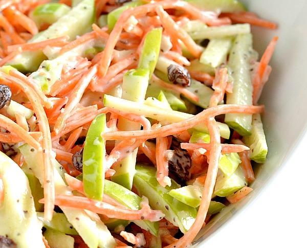 Grated Carrot, Celery and Apple Salad Prep time: 10 minutes Serving size: ½ cup [125 ml] 3 medium carrots 2 apples 2 stalks celery ⅓ cup of raisins [75 ml] Dressing: 3 tbsp. canola oil [45 ml] 3 tbsp.