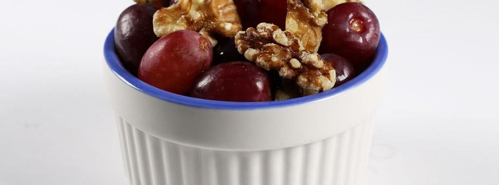 Grapes & Walnuts 2 ingredients 3 minutes 4 servings 1. Wash grapes and divide into bowls or baggies. Mix in walnuts and enjoy!