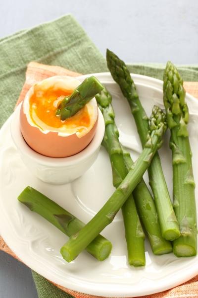 Dippy Eggs Breakfast Serves: 2 4 Eggs 10+ Asparagus Spears, trimmed 1. Place eggs in medium pan of cold water.