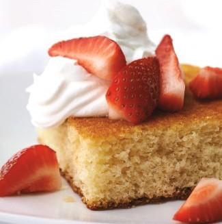 vanilla extract 1 egg 1½ cups heavy whipping cream 2 tbsp. granulated sugar 1 tsp. vanilla extract 1 lb. whole strawberries, hulled 1. Preheat oven to 375 F/190 C. 2. Coat UltraPro 2-Qt.