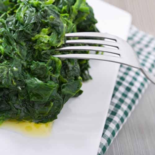 Tuesday, 22nd May 2018 Bright Wilted Spinach (DF) 1 pound spinach 2 tablespoons extra virgin olive oil coarse sea salt, to taste 1 Clean and trim spinach. Rinse well.