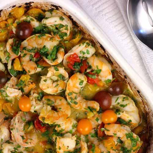 Tuesday, 22nd May 2018 Roasted Tomatoes and Shrimp (DF & GF) 2 1/2 large tomatoes 1 1/2 cloves garlic 1/4 cup fresh parsley 3/4 pound medium shrimp 1 1/2 tablespoons extra virgin olive oil coarse sea