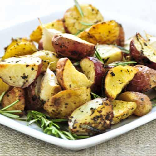 Thursday, 24th May 2018 Roasted Red Potatoes (DF) 1/2 pound baby red potatoes 1 1/2 tablespoons coconut oil, or bacon fat 1 teaspoon coarse sea salt ground black pepper 1 Preheat oven to 375F.