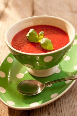 LUNCH Spicy Tomato Soup A favourite with many, this healthy tomato soup has a spicy twist for a difference. Suitable to increase and freeze in batches to have ready to eat meals throughout the week.