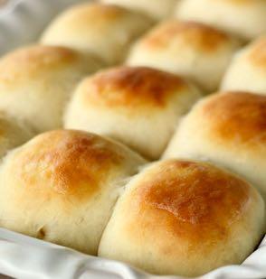 30 Minute Dinner Rolls makes 12 rolls prep time: 20 mins Cook time: 10 mins 1 cup plus 2 tablespoons warm water ⅓ cup vegetable oil 2 Tablespoons active dry yeast ¼ cup sugar ½ teaspoon salt 1 egg 3½