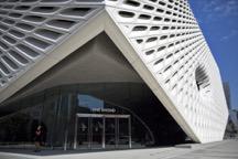Fr a mdern twist, visit the New Brad Museum in dwntwn. A wnder f architecture, the museum is hme t ne f the fremst cllectins f pst-war and cntemprary art in the wrld.