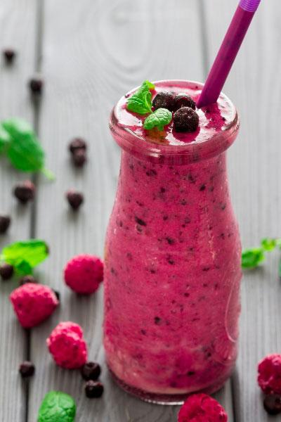 Kickstart Breakfast Smoothie Breakfast Serves: 1 140g Mixed Frozen Berries 1 smallbanana 1.