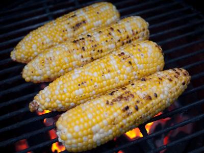 BBQ Sweetcorn Side Serves: 8 8 Corn on the Cobs 100g Butter 6 Anchovies, chopped 1 Garlic Clove, crushed 2 tbsp Lemon Zest, grated 1.