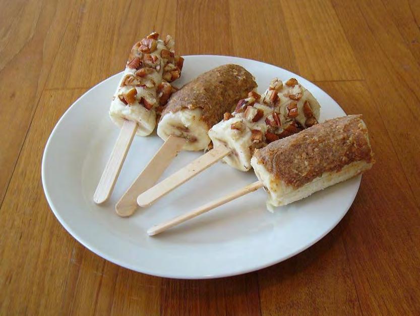 .. Crunchy Banana Pops Banana Nut Pops 1 large banana cut into 3 pieces Almond butter or your favourite nut butter 3 ice-cream sticks Place banana pieces onto individual paddle stick.