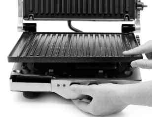 Using the plate release feature Your Ikon Grill features a plate Release button which allows you to separately remove the top and bottom grill plates.