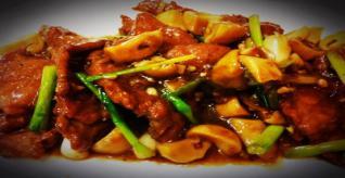 CLASSIC WOK??????? HOW HOT YOUR CHOICE OF VARIANT VEGETABLE & TOFU $ 16.