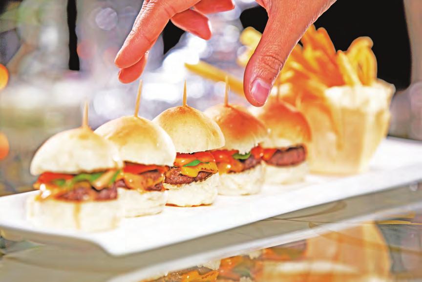 MINI BURGERS & WRAPS Mini Steak Sandwich