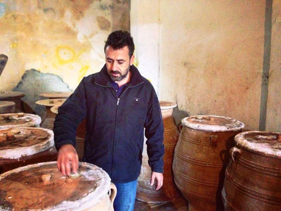 Tradition and innovation in Douloufakis winery in Crete 02 DECEMBER 2016 People who have tasted the wines produced by Nikos Douloufakis in Crete and had also the chance to meet him in person always