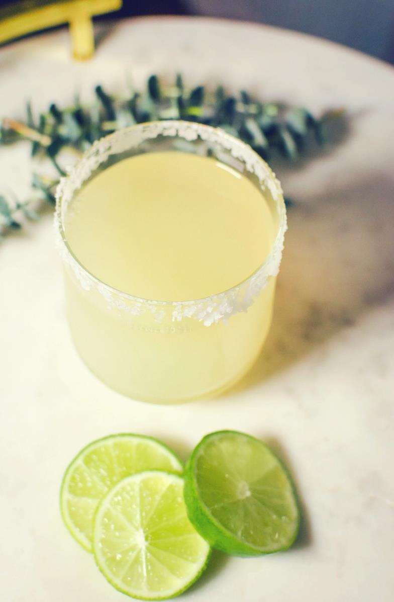 ESSENSIA 1 3/4 oz. Quady Essensia Orange Muscat 2 oz. Tequila 1 oz. Lime juice 1/2 oz. Agave nectar Garnish: Lime wedge Rim: Salt* Preparation: Add all ingredients to a cocktail shaker.