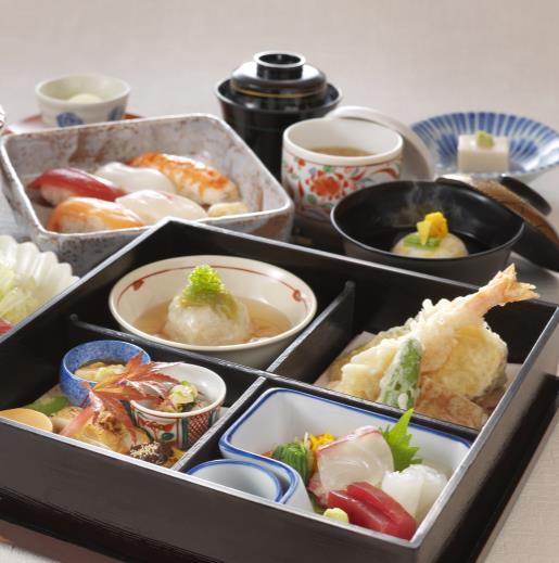 UKIHASHIBENTO NAGOMI 6,500 Small Dishes of the Day Clear Soup Shrimp Dumpling and Rape Blossoms with a Touch of Yuzu Citron Bento Boxed Lunch : Three Kinds of Assorted Dish: Assorted Dishes of the