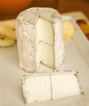 Mild and dense with a slightly creamy center, this cheese can be eaten young or kept for awhile to strengthen its flavor.