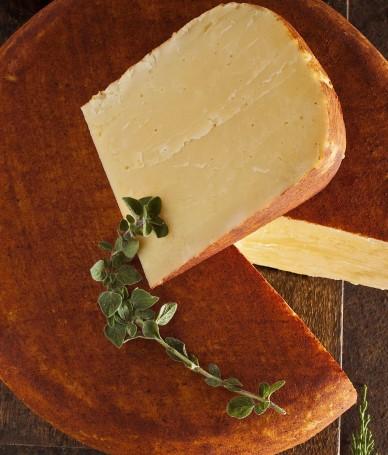 Tarentaise #6101 5lb Quarter Wheel Thistle Hill Farm, Vermont Farmstead This yellow-gold gruyere style cheese is sweet and buttery with caramel tones and a graceful balanced finish.
