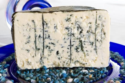 Bay Blue #6203 4lb Wheel Chapel s Country Creamery, Maryland Farmstead A buttery stilton type blue with a smooth clean finish and slight