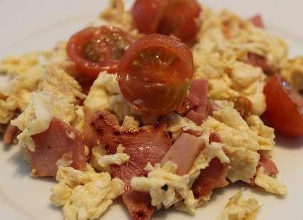 Scrambled eggs, ham & tomatoes eggs* unprocessed ham* cut into small pieces cherry tomatoes*,