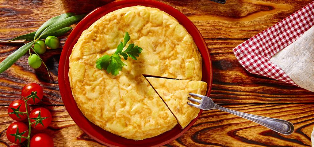 Whisk the eggs together, add water, salt and pepper. The pan must be so hot that margarine sizzles when placed in. Pour in batter and pull it toward the center as it hardens. 2.