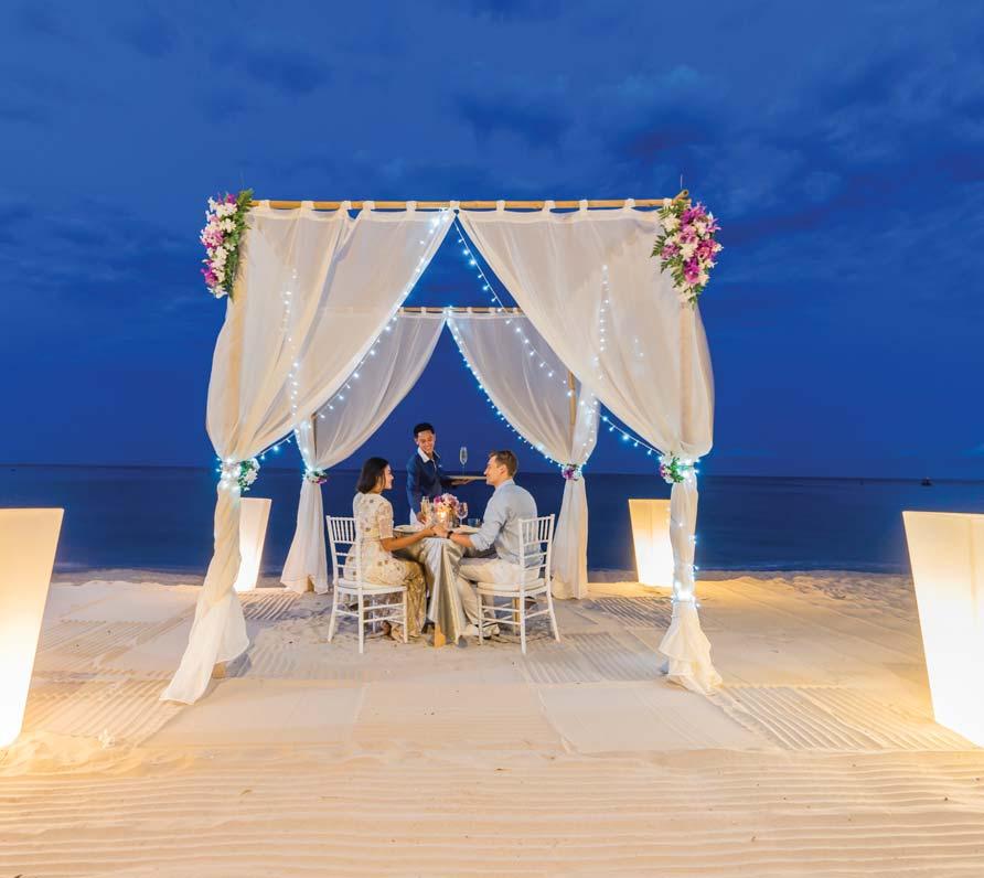 ROMANTIC BEACHSIDE DINING Treat your sweetheart to an intimate dinner by the beach at InterContinental Hua Hin Resort.