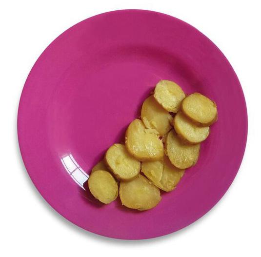 Potatoes, bread, rice, pasta, cereals and other starchy foods Aim for at least four portions a day. These give your child energy, vitamins and minerals.