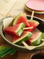 Watermelon Kebabs Ingredients 18 1 inch cubes of seedless watermelon 6 cubes of smoked turkey breast 6 cubes of cheddar cheese 6 coffee stirrers or beverage straws Instructions Cut