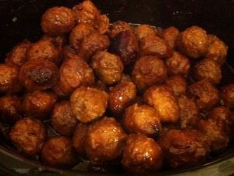 Meatballs w/ BBQ Sauce Contains: Milk, Soy, Wheat, Tomato, Garlic, Onion 190cal 4g 14g 1g 14g 220mg 1g Serving Size = 5 Meatballs / 2.5 oz.