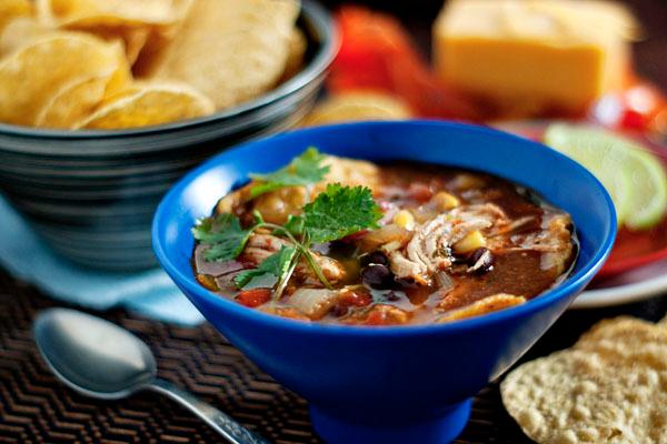 4/17/2015 Fiesta Slow-Cooker Chicken Tortilla Soup Fiesta Slow Cooker Chicken Tortilla Soup 1 can (15oz) petite diced tomatoes 1 can (10 oz) red enchilada sauce 1 can (4 oz) diced green chilies 1 can
