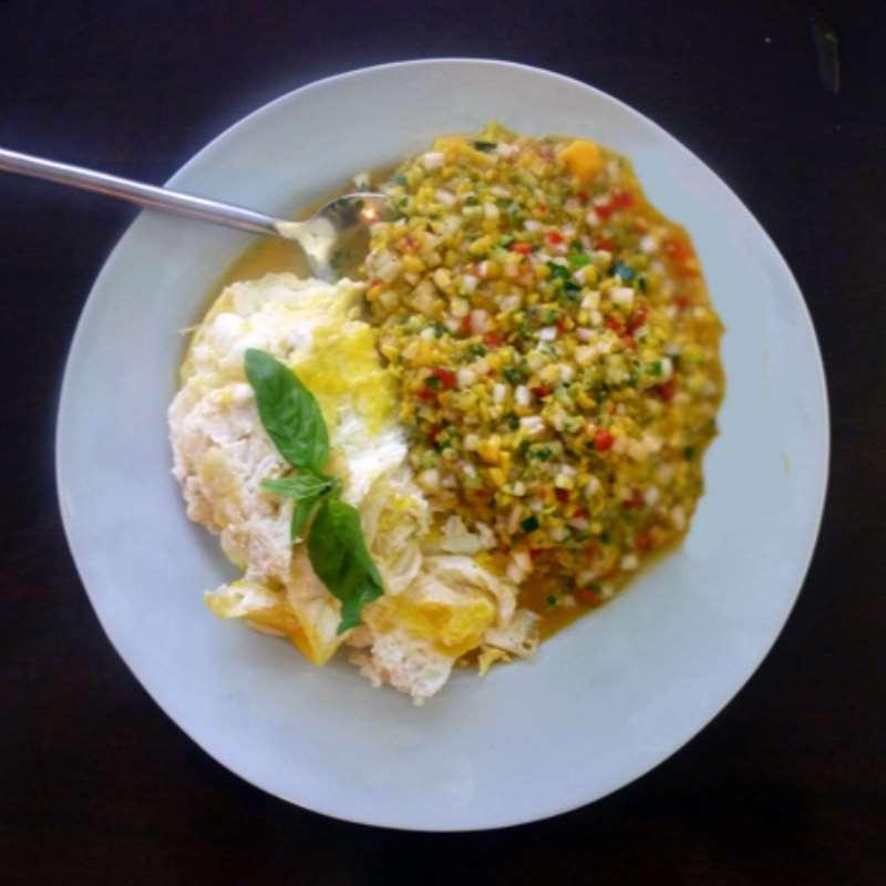 Saturday, 16th June 2018 Eggs with Mango Gazpacho Active Time: 25m Total Time: 25m 1 mango 1/2 cucumber 1/2 sweet onion 1/2 red bell pepper 1 clove garlic 1/2 small jalapeño pepper, (optional) 1