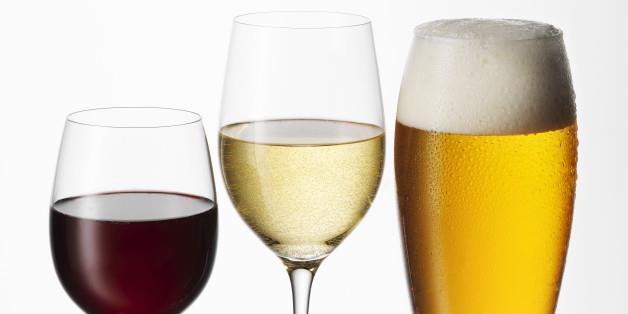 Wine & Beer HOUSE WINES BY THE GLASS: Pinot Grigio, Chardonnay, White Zinfandel, Cabernet Sauvignon, Chianti or Lambrusco 5.