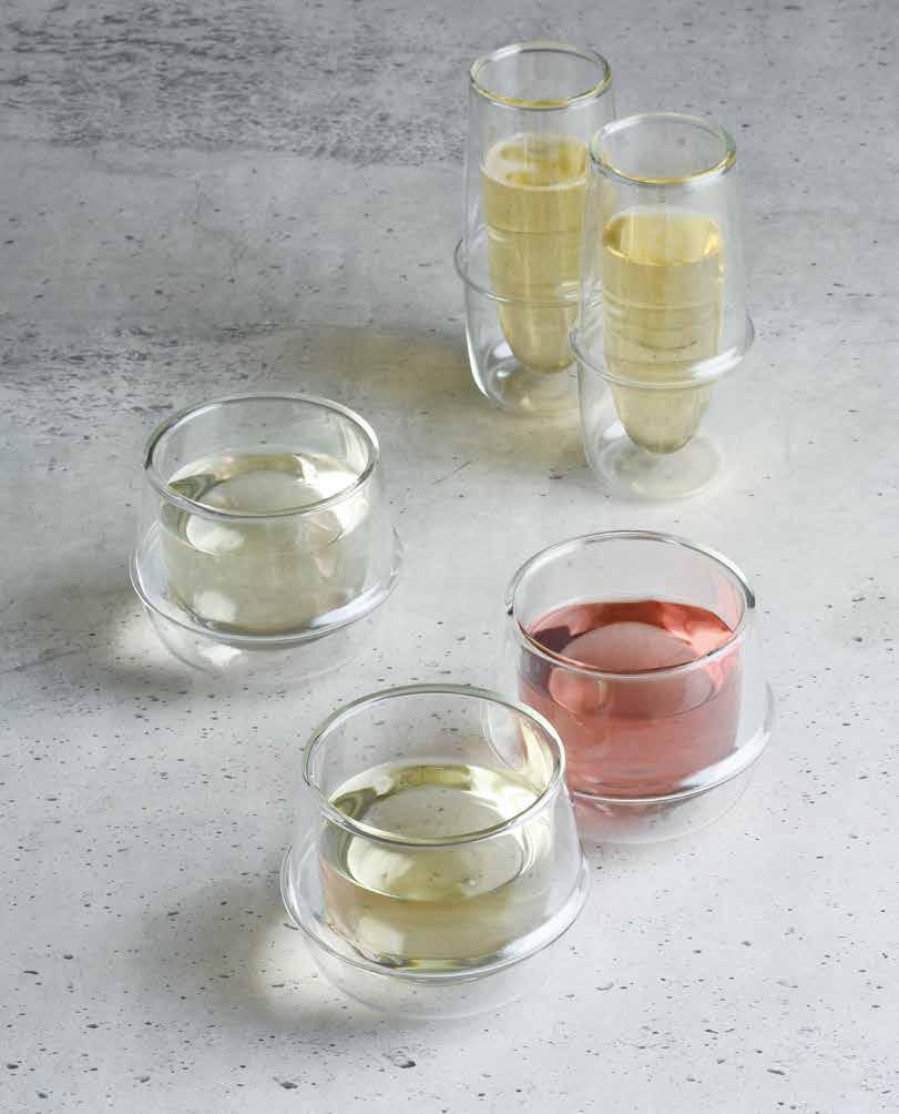 KRONOS Double-wall Cups with a Luminous Ring These double-wall cups made of heat-resistant glass make drinks look