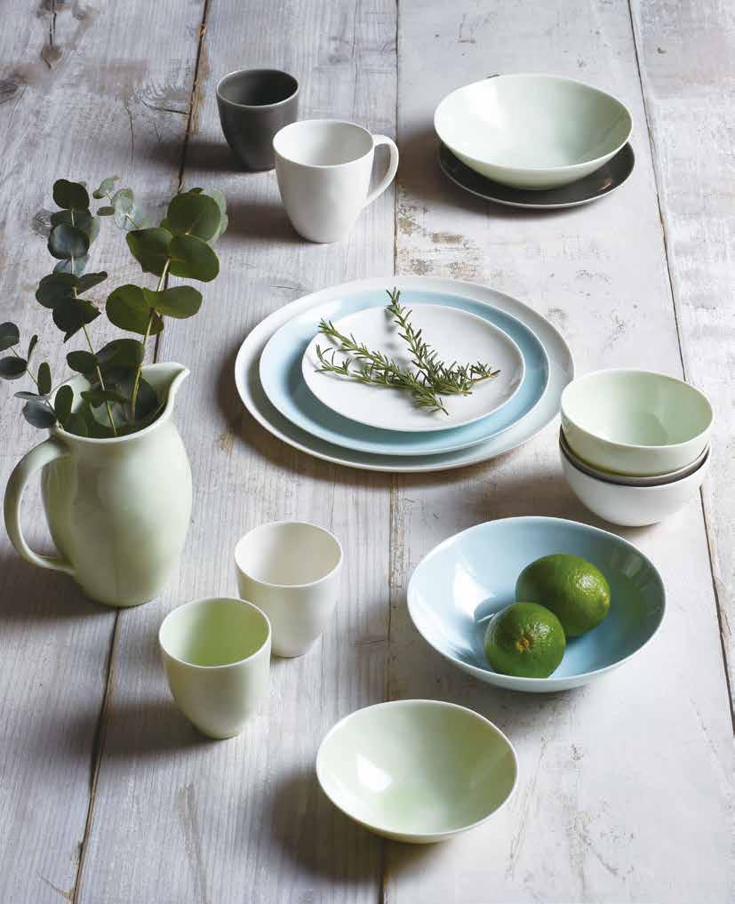 Dune porcelain A series of tableware featuring lush colors on clear white porcelain.