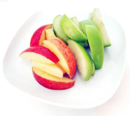PAGE 37 SNACK BOWLS MIXED APPLE WEDGE SNACK BOWL Item #: 5016 Pack Size: 9 x 190g Shelf Life: 12 days sweet