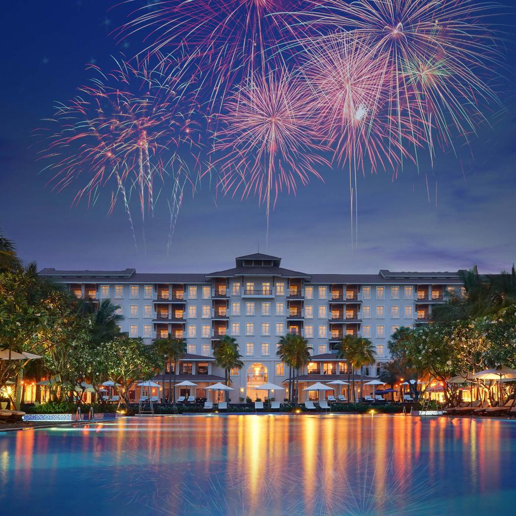 NEW YEAR S EVE STAY PACKAGE Create precious memories with your family this New Year s Eve at the Vinpearl Luxury Da Nang. Book from now until 2 nd January 2019 to enjoy this exclusive offer.