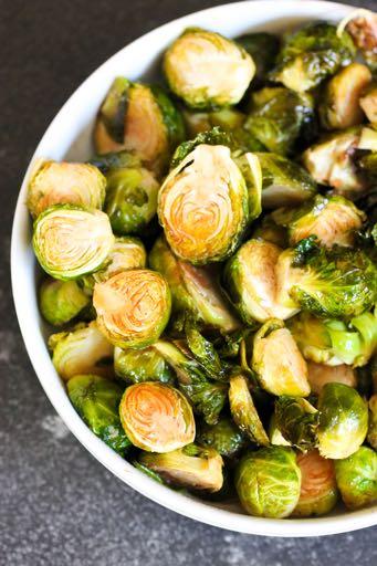 SMALLER FAMILY HEALTHY PLAN HONEY SRIRACHA BRUSSELS SPROUTS S I D E D I S H Serves: 4 Prep Time: 5 Minutes Cook Time: 25 Minutes Calories: 105 Fat: 3.9 Carbohydrates: 17.3 Protein: 3.9 Fiber: 4.