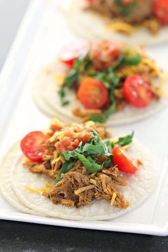 DAY 5 SMALLER FAMILY HEALTHY PLAN SLOW COOKER SHREDDED MEXICAN CHICKEN M A I N D I S H Serves: 4 Prep Time: 15 Minutes Cook Time: 6 Hours Calories: 315 Fat: 7.6 Carbohydrates: 37.2 Protein: 26.