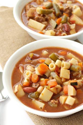 DAY 4 SLOW COOKER BEEF MINESTRONE SOUP M A I N D I S H Serves: 8 Prep Time: 10 Minutes Cook Time: 4 Hours 1 pound ground beef 1 (14.