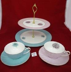 serving dish with lid, 1 sauce jug and saucer, 6 dinner plates, 2 soup plates, 5 side plates and 1